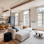 Stylishly Renovated With View *