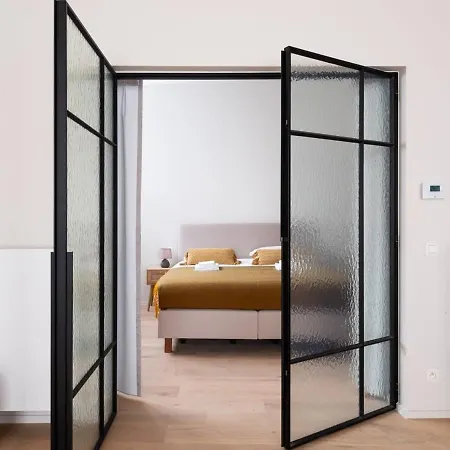 Huswell - Stylishly Renovated With View Apartment Gent