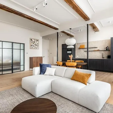 Huswell - Stylishly Renovated With View Apartment Gent