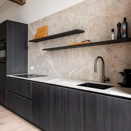 Huswell - Stylishly Renovated With View Apartment Gent