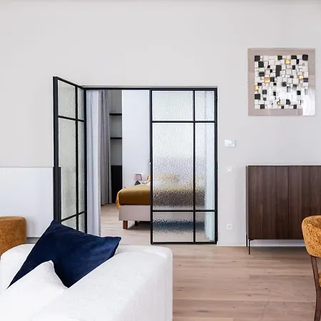 Διαμέρισμα Stylishly Renovated With View Γάνδη